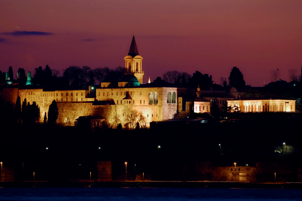 Topkapi Palace: A Glimpse into Ottoman Royalty.